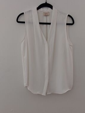 Elie Elie Tahari Sleeveless V-Neck  Blouse #3509
